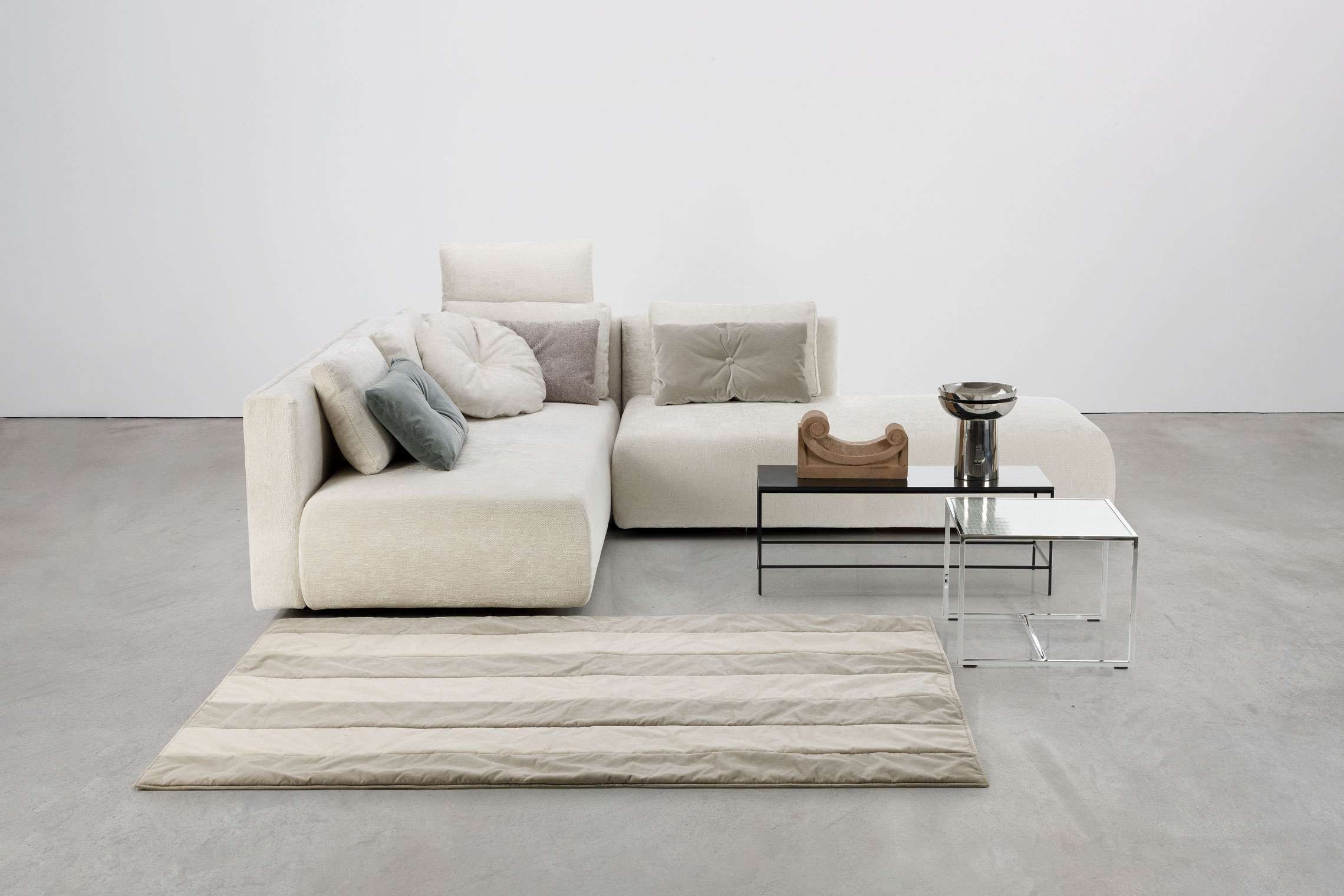 brühl piano Ecksofa in hellem Wohnraum